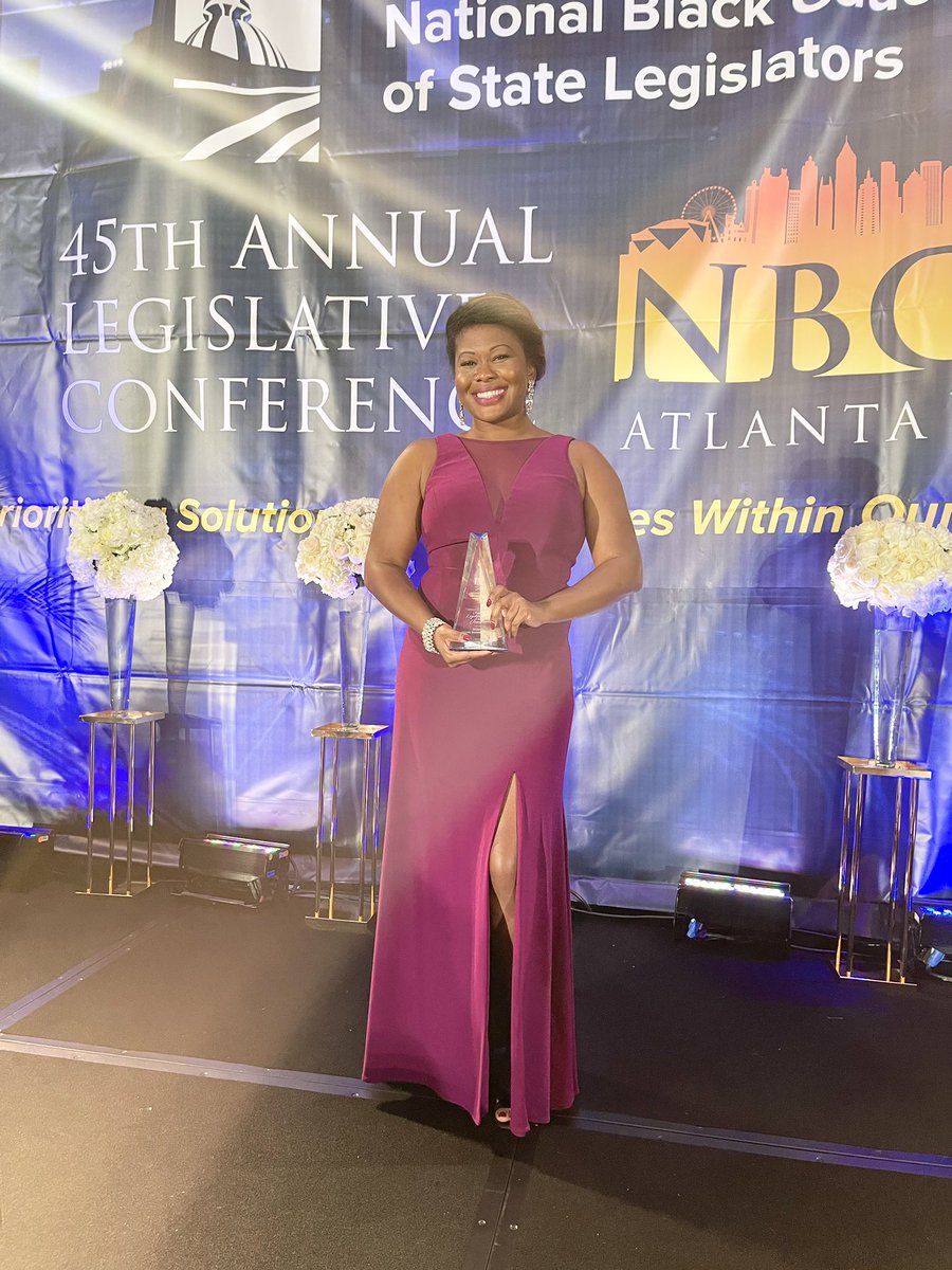 JheanelleW's tweet image. I’m so honored to receive the Regional Legislator of the Year Award by the National Black Caucus of State Legislators at the 45th Annual Conference! 

It’s a privilege to serve and lead policy change that makes a difference!

#NBCSL #vaccinatedonlyevent #LBCMD #Working4MD