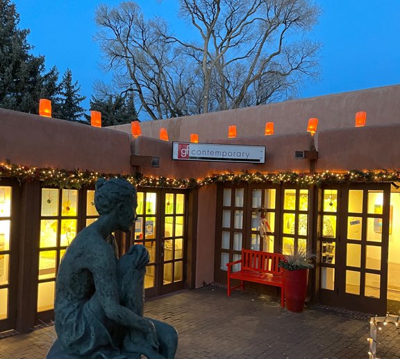 InsideSantaFe's tweet image. 1st Canyon Road Fireside Chat Artist Series is tonight, Fri, Dec 3rd, from 4–7pm. Stroll the road, meet the artists, view the art &amp;amp; enjoy the farolitos, bonfires. &amp;amp; refreshments. @GFcontemporary @GiacobbeFritz @WinterowdArt @CanyonContemp @KayContemporary  @ventanafineart