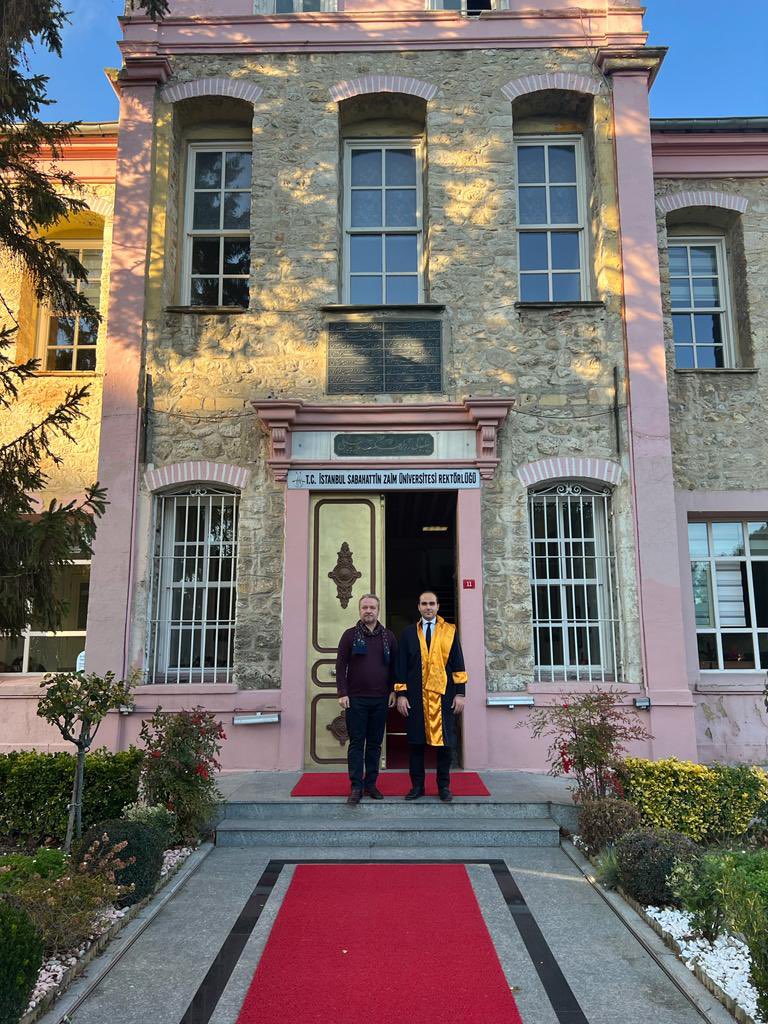 iyumusak's tweet image. İslam ekonomisi ve finansı doktora programı öğrencilerimizden Ahmet Lökçe YAPAY ZEKA TEMELLİ TEKNOLOJİLERİN FAİZSİZ FİNANS SEKTÖRÜNE UYGULANABİLİRLİĞİ ÜZERİNE MUKAYESELİ BİR ANALİZ başlıklı tezle Dr. unvanı almıştır. Hayırlı olsun