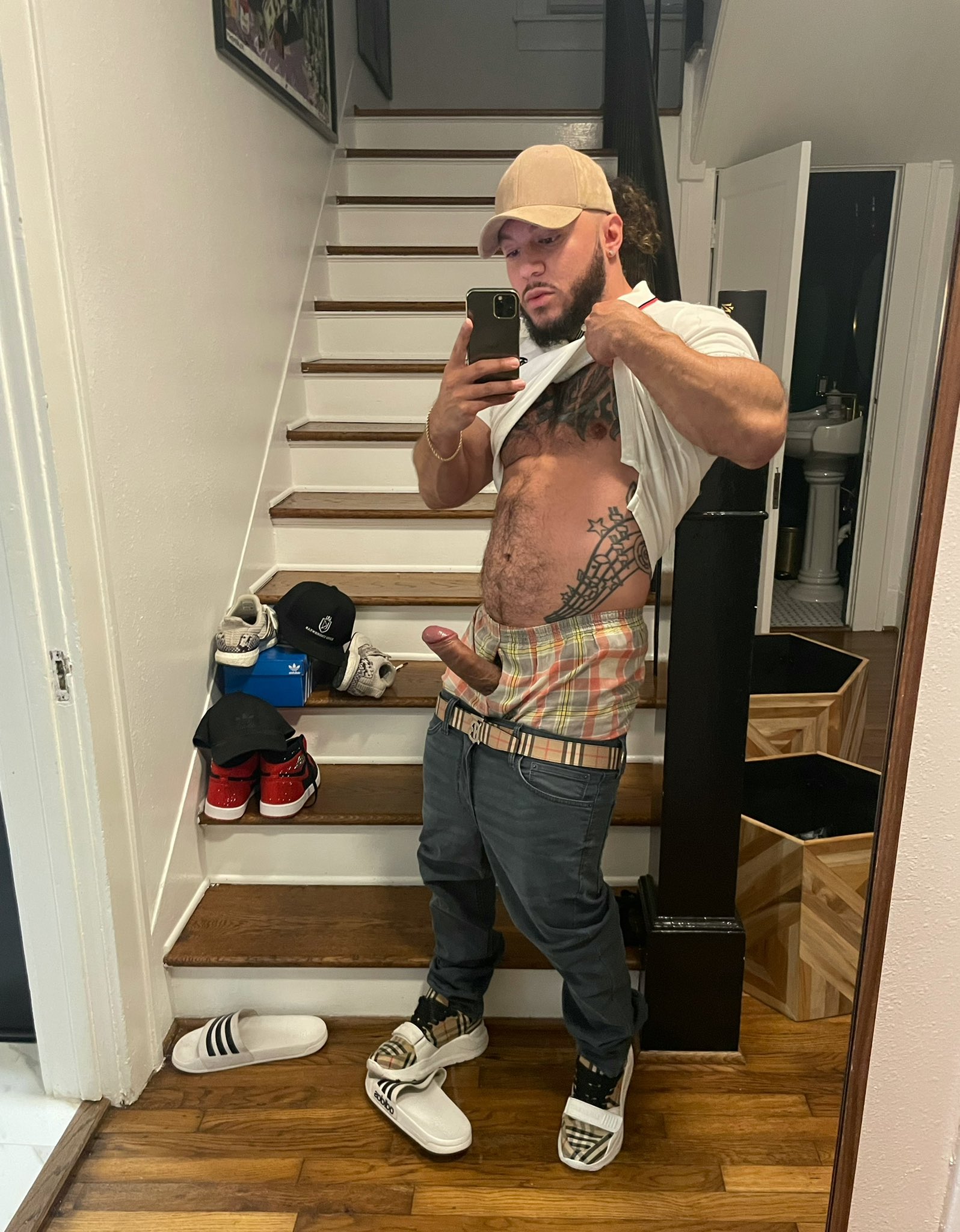 Im tryna stick my dick in something gushy who got it? https://t.co/chJj5Y7CuJ