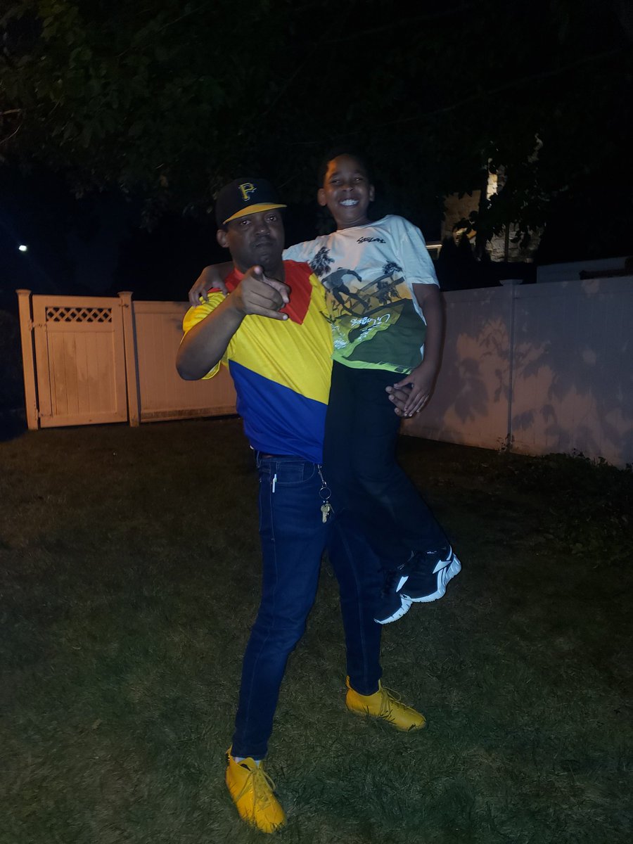 dbodleyrealtor's tweet image. Sometimes you have to carry your son.
#familytime #familyiseverything #spendtimewithyourkids