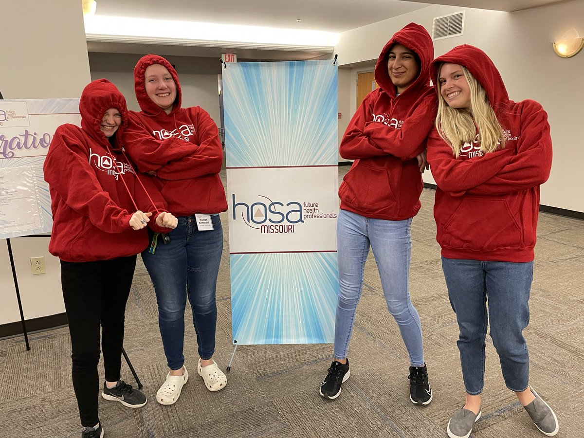 TimberlandHOSA's tweet photo. Some fabulous HOSA members becoming experts for our State Leadership conference competition events!! #gettingready #bringonstate https://t.co/6WVRH6Cln9
