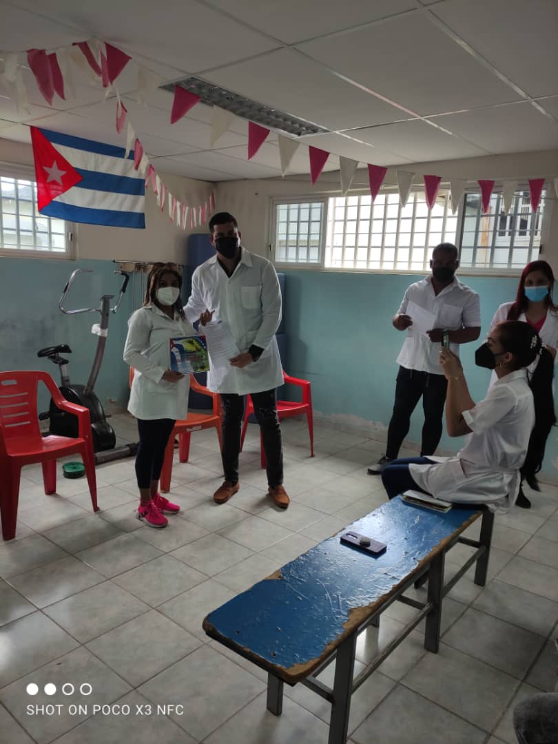 AlColaborador's tweet photo. Celebran en este día los colaboradores de Aragua el día Internacional de la Medicina en cada uno de los CDI aprovechando para condecorar a colaboradores destacados .
#CubaCoopera 
@AlColaborador https://t.co/LkqbSuyHIl