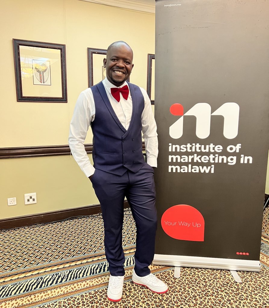 damsongeorge's tweet photo. On duty, @IMM265  sponsors’ thank you cocktail. Thanking our sponsors who made our 2021 Conference a success. 

#PRDirector
#2021ConferenceChairperson https://t.co/uEX6LLsg3W