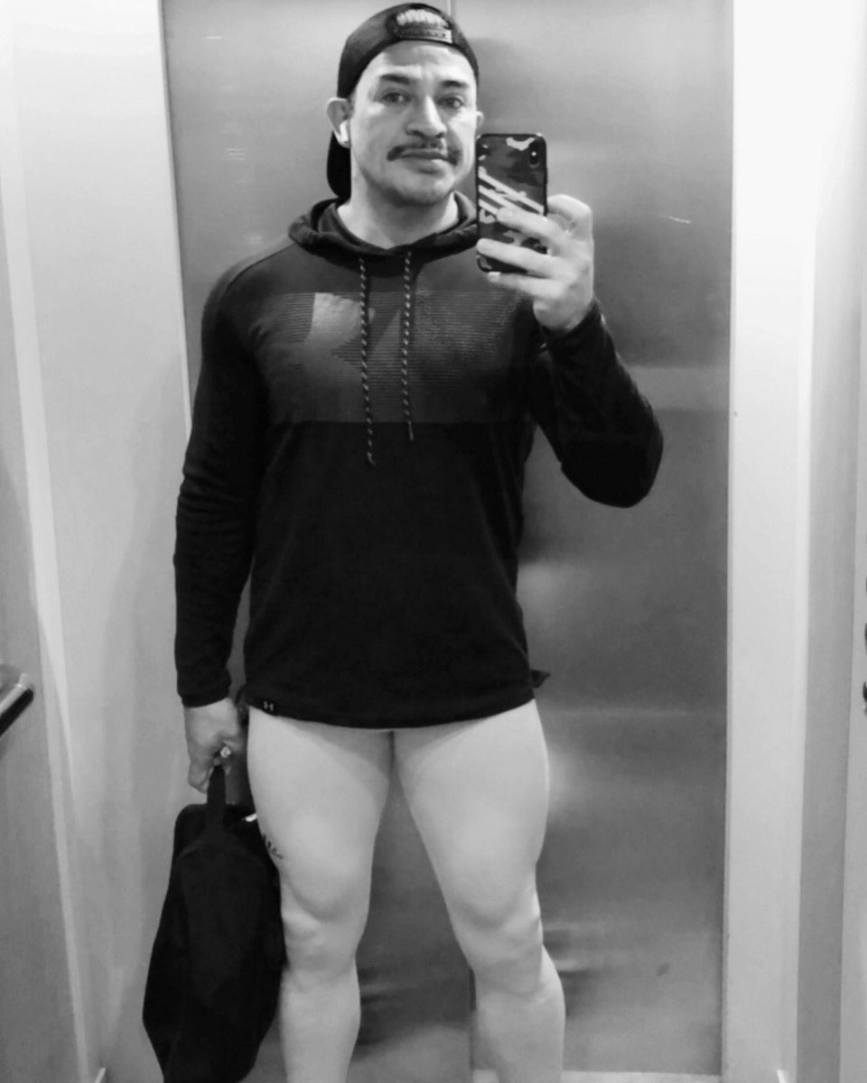 JuRoMaRo's tweet photo. 🖤🤍
🐷💦💦💦
#gym
#soy502
#chapinesporelmundo
#chapin
#cdmx
#mexico
#livfit
#entrenos
#gymmotivation https://t.co/fLtisqCAcM