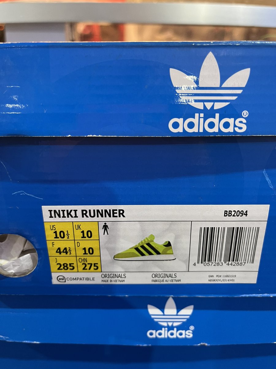 GlisteningKicks's tweet photo. Size 10 #iniki anyone? Use 9/10 condition. Original box #Adifamily https://t.co/GqdIPwFZr5