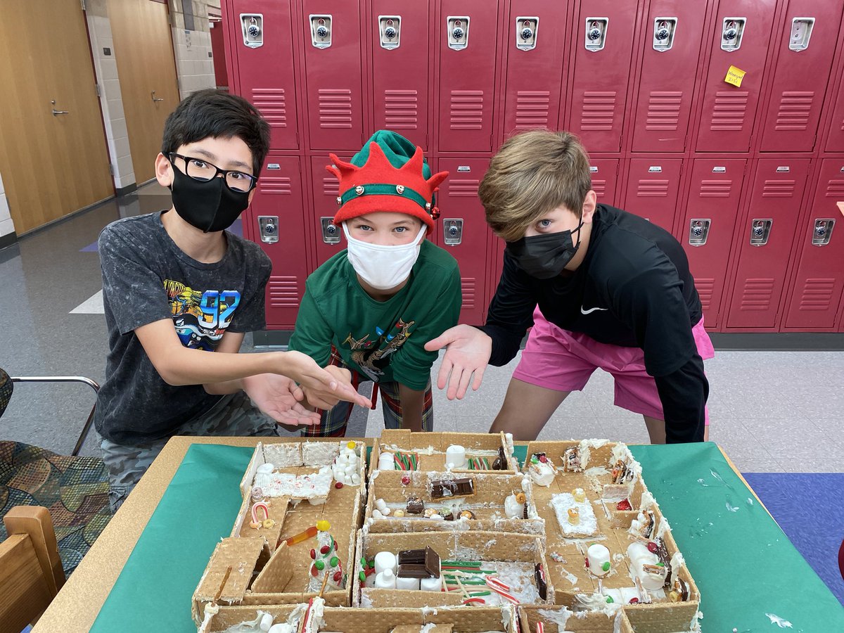 klm1226's tweet photo. Gingerbread STEM project 6-1 core 3 @mrsjhowland @SalemBosh @TimothyBelton7 @klm1226 https://t.co/d1SGlU15oh