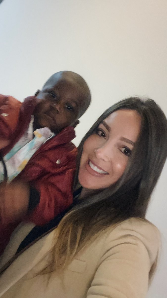 LauraMedinaRuiz's tweet photo. PAREN TODO!!! 

Conocí a Yanfri 😍😍😍😍😍😍😍 https://t.co/SwbEieWIBn
