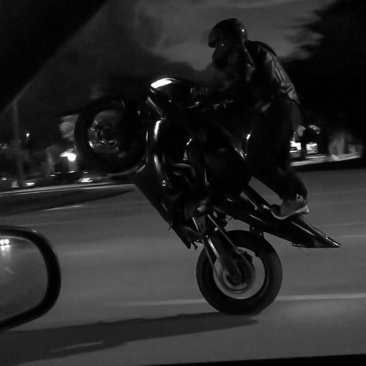 ______ ______ ______ ______ ______
    ← ⚪ Blue o Santiago.         ⠇                         
                  ⁵ ᵐⁱⁿᵘᵗᵉˢ ᵃᵍᵒ 
⠀     ⠀⠀    
     ⠀    pai dando grau 🏍️