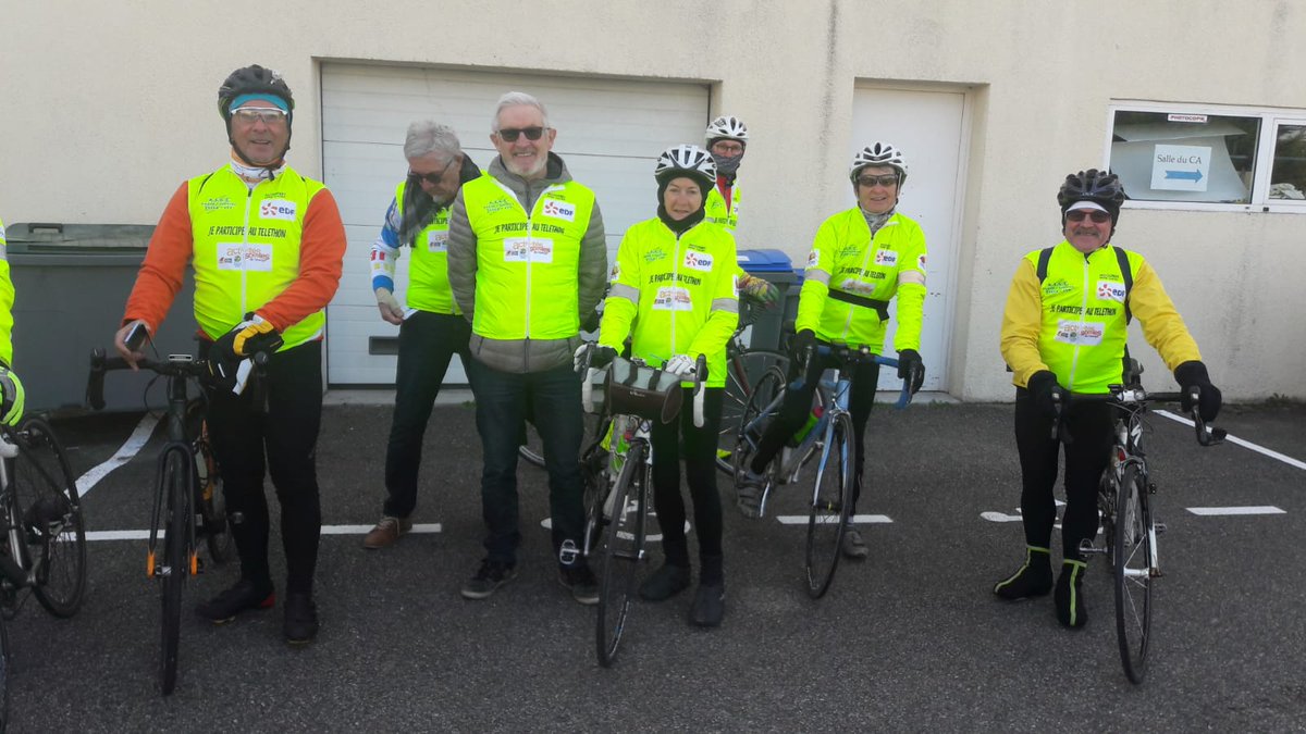 ASGE_DA's tweet photo. 5eme étape et fin du parcours pour l'@ASGE_DA au profit du #Telethon2021 . Passage à la #CMCAS de Valence pour les 9 cyclistes, 500€ de dons + 300€ de chèques des cyclistes qui ont parcouru 450km. Merci à tous.
L'@ASGE_DA se mobilisera de nouveau pour le #telethon 2022. https://t.co/vfwRVJR7JV
