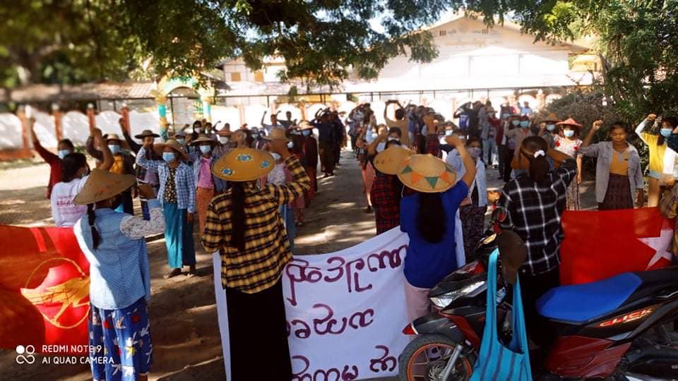 Myanmar_Now_Eng's tweet photo. Images from multiple anti-military protests staged today (Dec 3) in various villages in Yinmarpin and Salingyi townships in Sagaing. 

Photos: CJ

#WhatsHappeningInMyanmar https://t.co/gEbQTcocfx