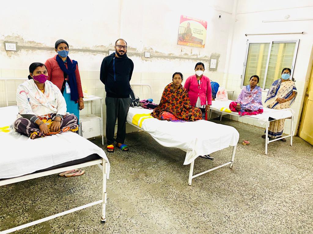 SambitBegray's tweet image. Three Pregnant Women from the very very inaccessible areas of Patrapur block who are nearer to their Expected Date of Delivery, are shifted to Community Health Center, Patrapur, Ganjam, as a precautionary measure for the incoming cyclone JAWAD
