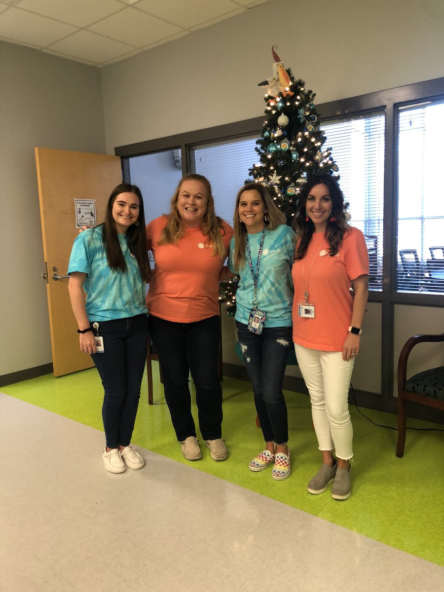 MsEsClassroom's tweet photo. Our fourth grade team at @PortersNeck is the best! We decided to match today for wear school spirit wear day! #pnes #fourthgrade https://t.co/Jhfsa1ZXOk