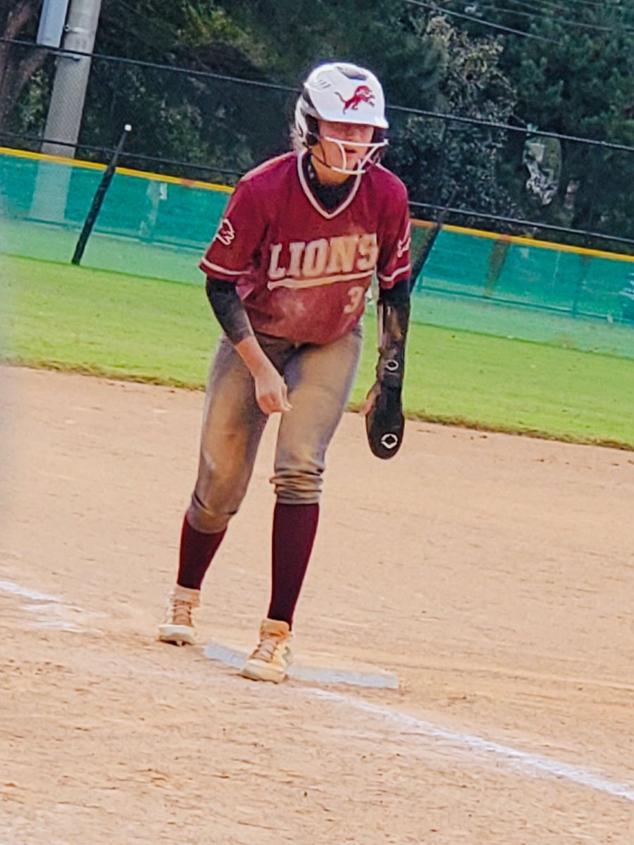 LADYLIONHOOPS19's tweet photo. Huge SHOUTOUT to @IzzyRipatti for being named Georgia AAAA player of the year! Very proud of you and the @CHSsbLions for all you have accomplished!
@GradickSports @Central_Lions @LionSportsCHS https://t.co/4QAltfw7i4