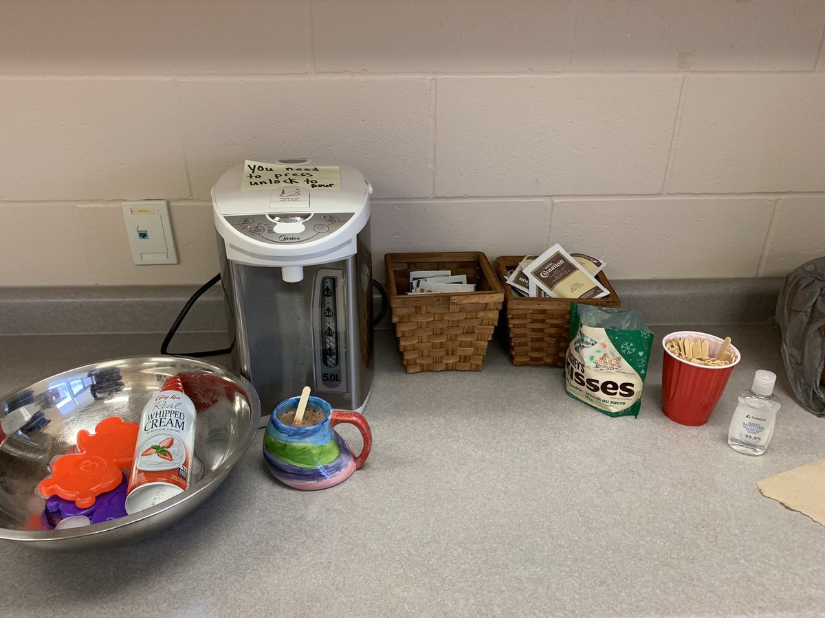 stjosephguelph's tweet photo. A Christmas elf brought warm Christmas cheer to our staff this morning. A great way to start a Friday. ❤️#Grateful #LittleThingsMakeABigDifference https://t.co/f3wdKljvEj
