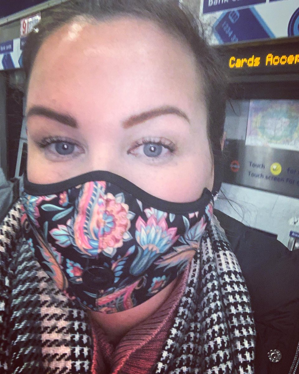 thefacelet's tweet photo. Need to travel..? Get the ideal mask #thefacelet the only face mask that can be safely &amp; conveniently stored on your wrist until you need it! #staysafe #wearamask😷 https://t.co/f9qym2RhP4