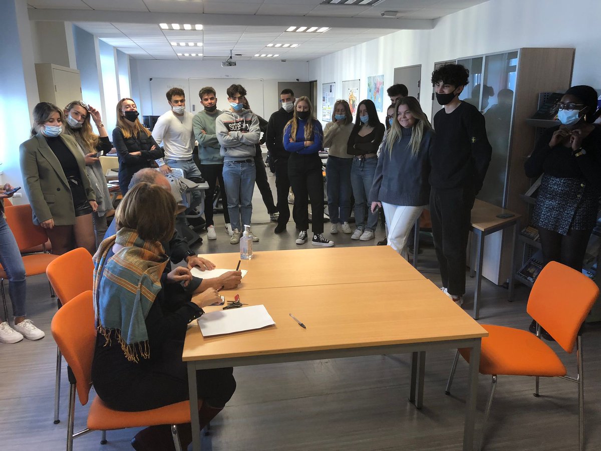 GIRAULTBORGHESE's tweet image. 26 nov, Intervention de @PDerArslanian : conseils pour les oraux, mises en situation et mots clés qui font tilt ✍🏻: #mainpoints, #proofpoints #relevance : sa venue est devenue un incontournable de la vie de la @CPGEATS du @AudibertiLyc Un grand merci à lui😊 #cpgeats #oraux