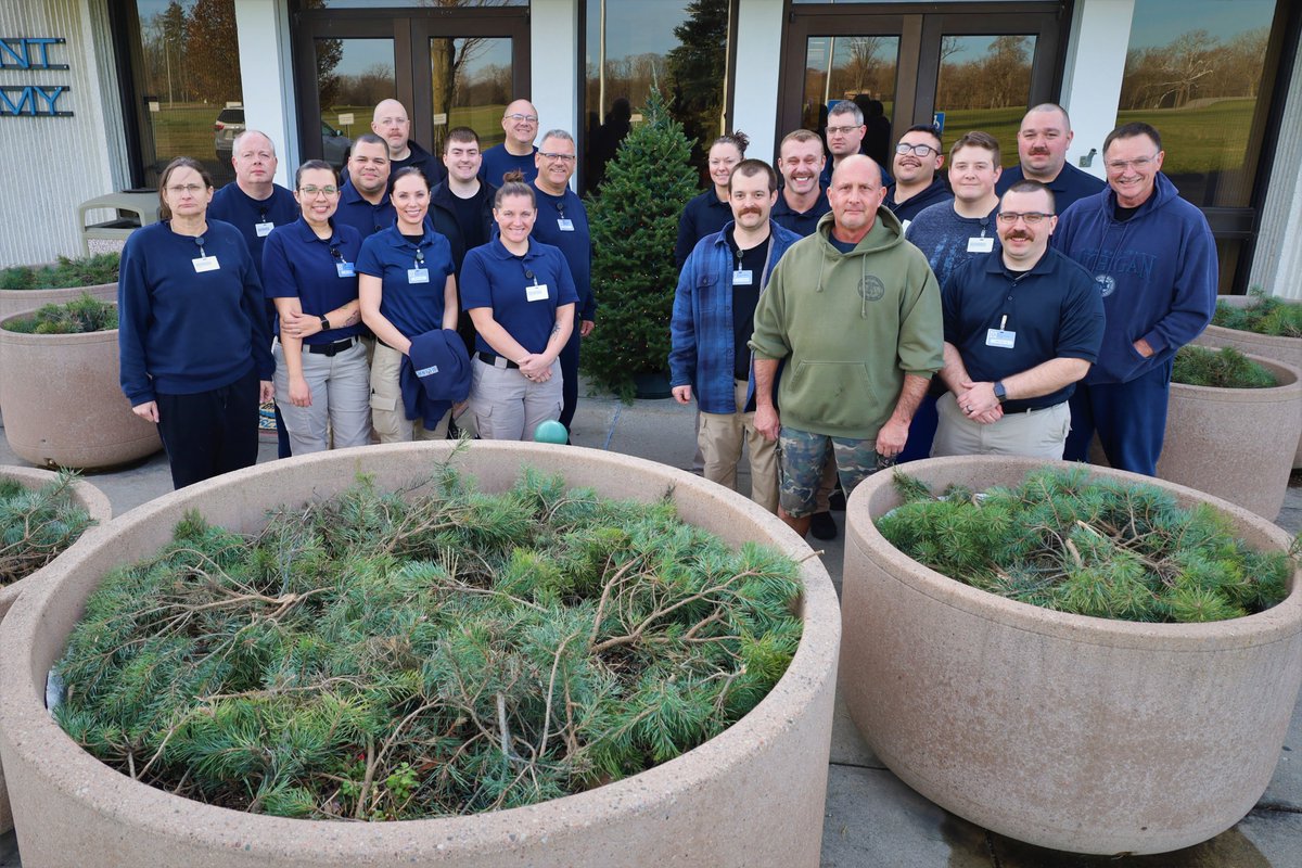 IndianaLawEnfo1's tweet photo. Students really "spruced up"🌲our entrance with the help of Jay’s Tree Farm in Mooresville! The Blue Light Ceremony is Dec. 7th at 7PM. The ceremony remembers Indiana Fallen Officers & their families before the holidays.🎄💙 #BlueLightCeremony #FallenOfficers #IndianaPolice https://t.co/aY6xeGYNYW