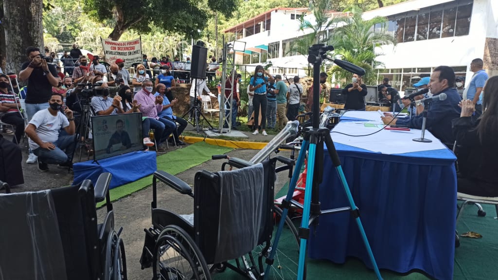 Sectransporte's tweet photo. La #SICGG acompaña a nuestro gobernador @josemvasquez, quien demuestra una vez más con hechos el compromiso que tiene con el pueblo guariqueño ¡Seguimos Venciendo!

#Guárico
#SICGG 
#NavidadesFelicesEnGuárico https://t.co/prL3XnoseT
