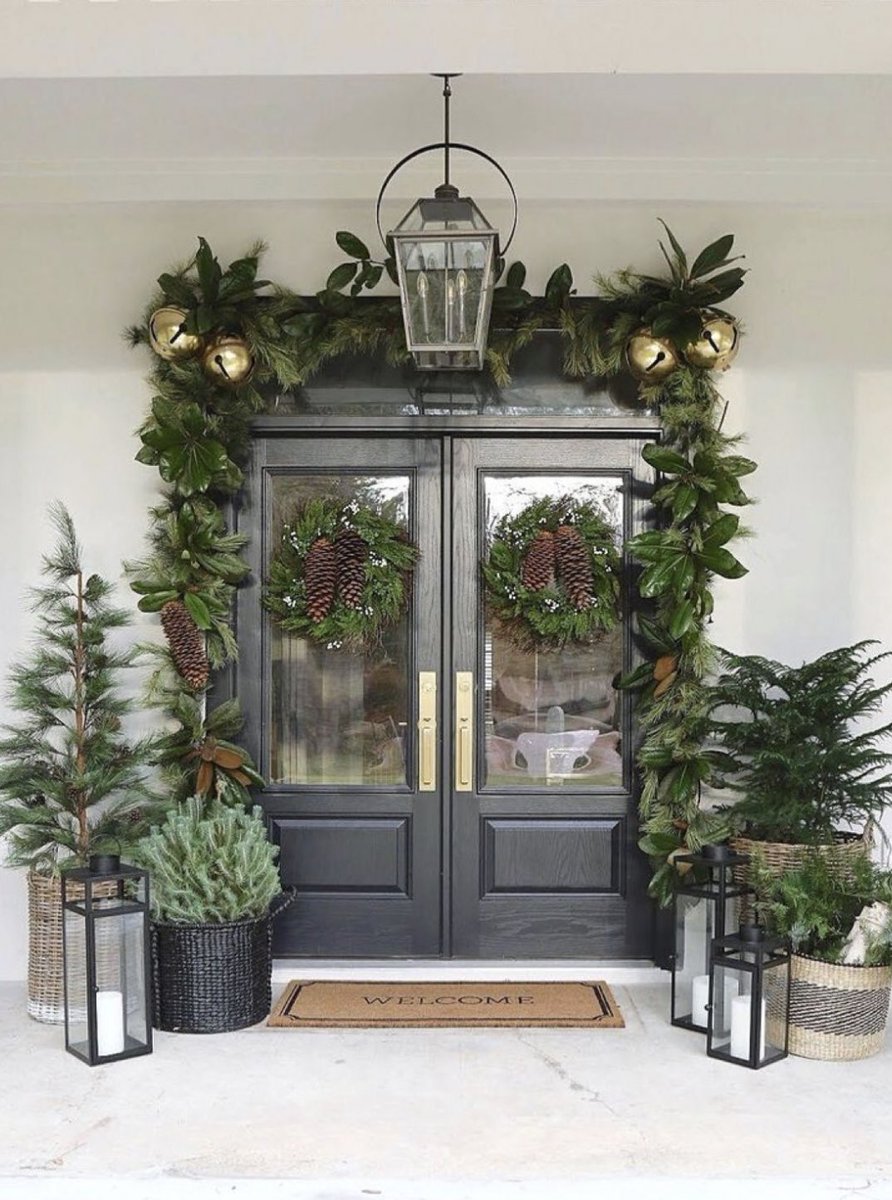 Day 3 of Vitality’s Annual Christmas Theme Pinned Thread: Post your best outdoor Christmas decorations thread. They can even be from RL! And don’t forget to retweet to spread the spirit and that all other days are still open to share!