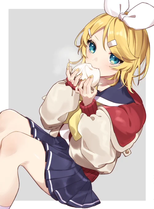 肉まん食べるリンちゃん 