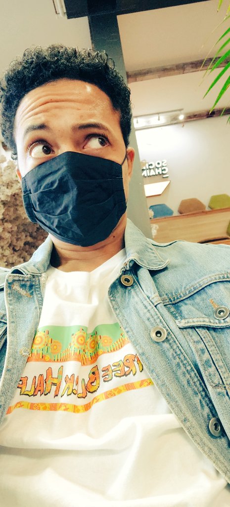 Yo! based in the US? Need a couple more Christmas presents? 
store.dftba.com/collections/th…