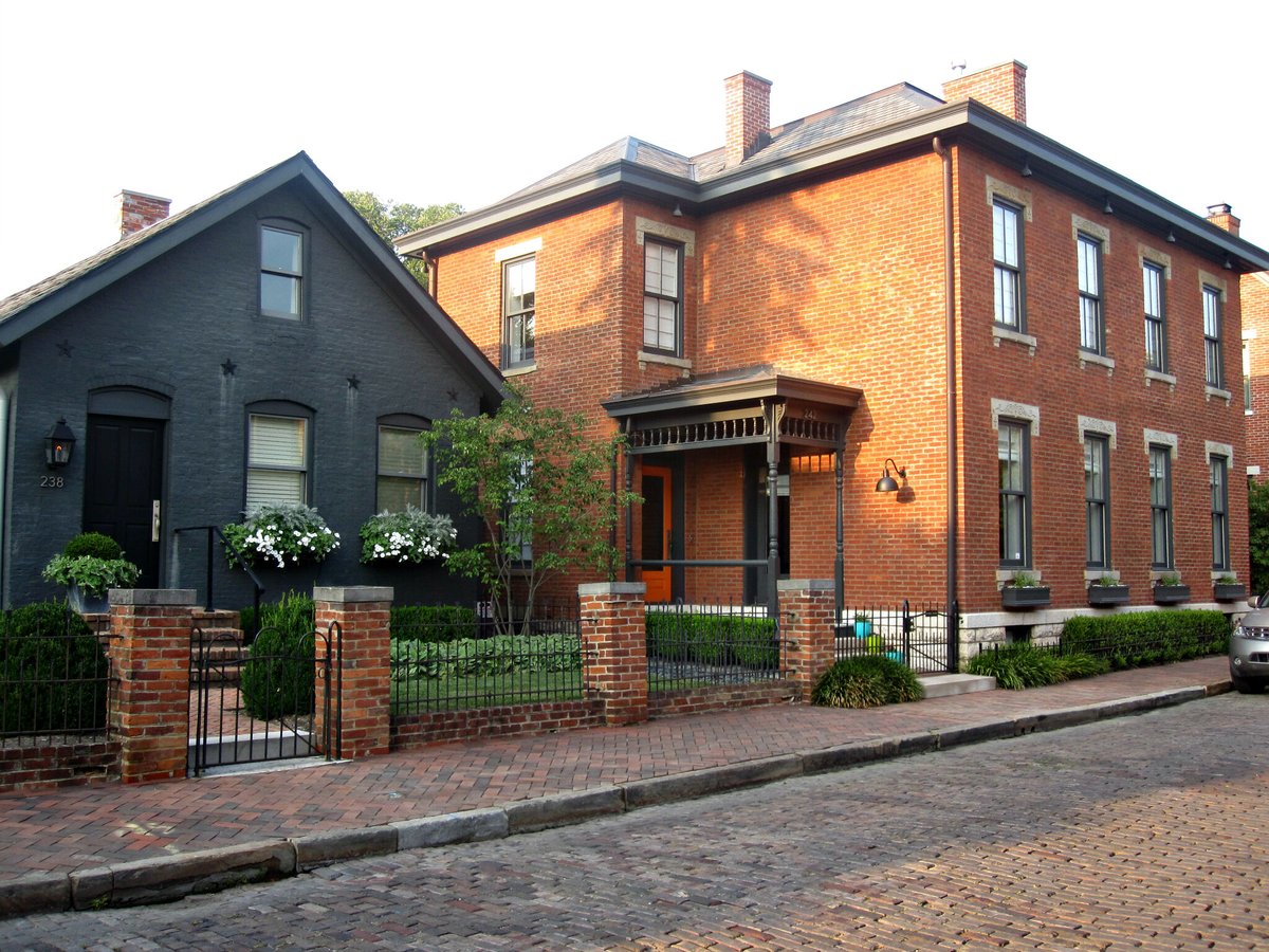 From German Village to Olde Towne East, Columbus' historic neighborhoods are known for their beautiful, unique homes. 

What's your favorite Columbus neighborhood to take a weekend stroll through? 

bit.ly/3dbm2vB