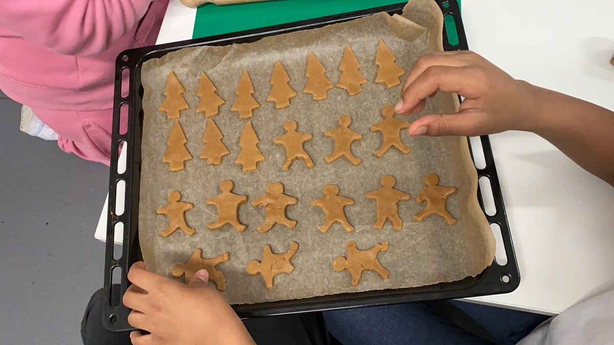 MsKBShaikh's tweet photo. Gingerbreads in the making #cookingclub @woodberrydownN4 @CockerMichaela @NewWaveFed https://t.co/LldGdmufgV