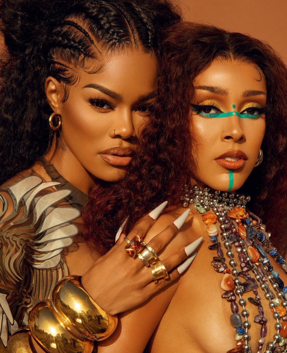 femalerapgame's tweet photo. 📸 | Doja Cat and Teyana Taylor in 'Woman'. https://t.co/gzTZ71kH6I