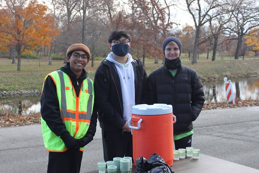 Unit4Schools's tweet photo. Central's Interact Club hosted its sixth annual 5K last Saturday with proceeds going to the @UWChampaign. A record number of participants helped raise over $3,050. https://t.co/hZu8b0fUuA
#Unit4Community #FeelGoodFriday https://t.co/gEGBXNR3zA