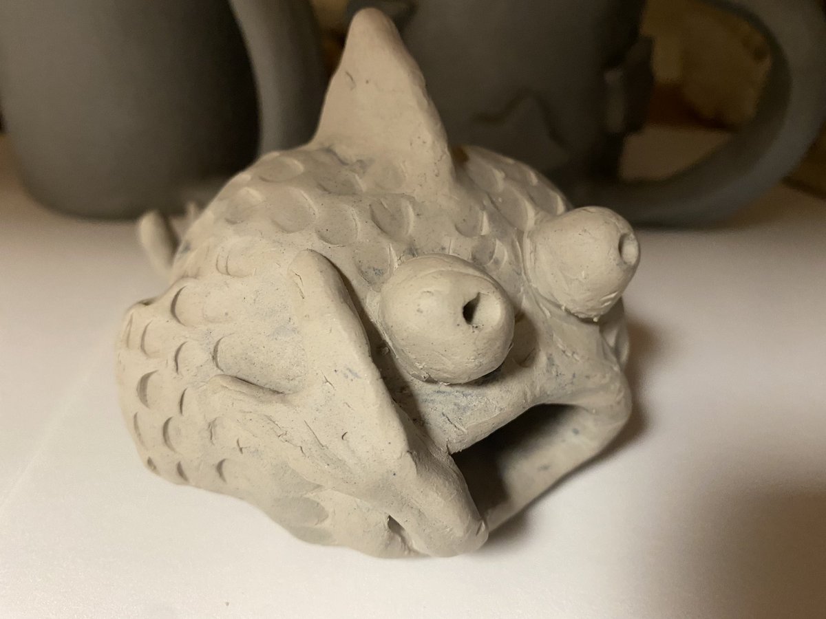 ArtsyTeacherOne's tweet photo. 6th grade artist Colton J put so much attention to detail in his clay pinch pot creation! I cannot wait to fire it and see him glaze it! ❤️ @MillardPS @BethLFink @MrsKatieHadan @BrentSnow5 #ArtMatters #RussellExploratory https://t.co/ecBbEldGke