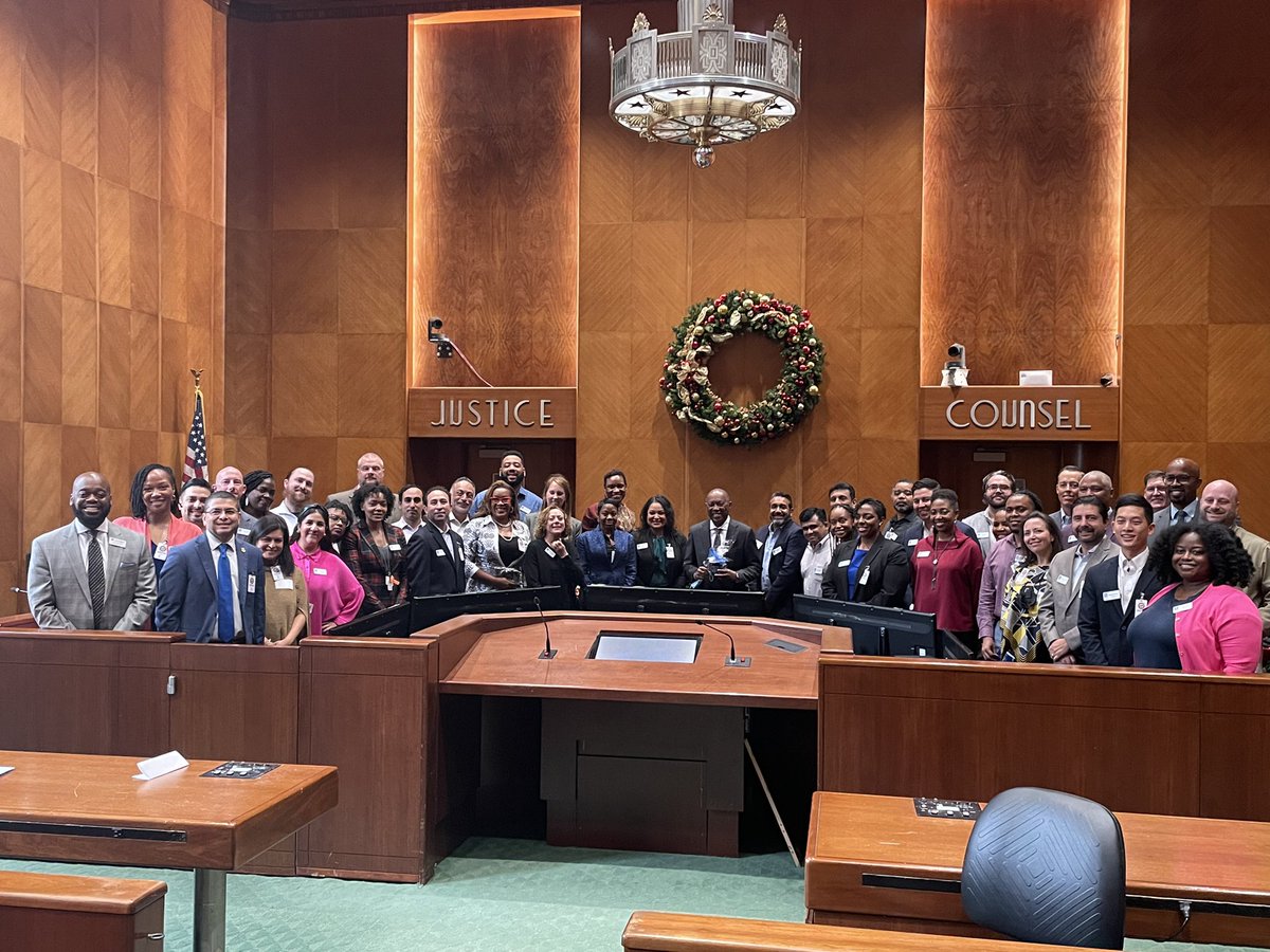 LeadershipHoust's tweet photo. Thank you, Mayor @SylvesterTurner, for joining @LeadershipHoust Class XL’s Local Government & Politics Learning Session this morning! #LH40 https://t.co/QCuLPSiSCw