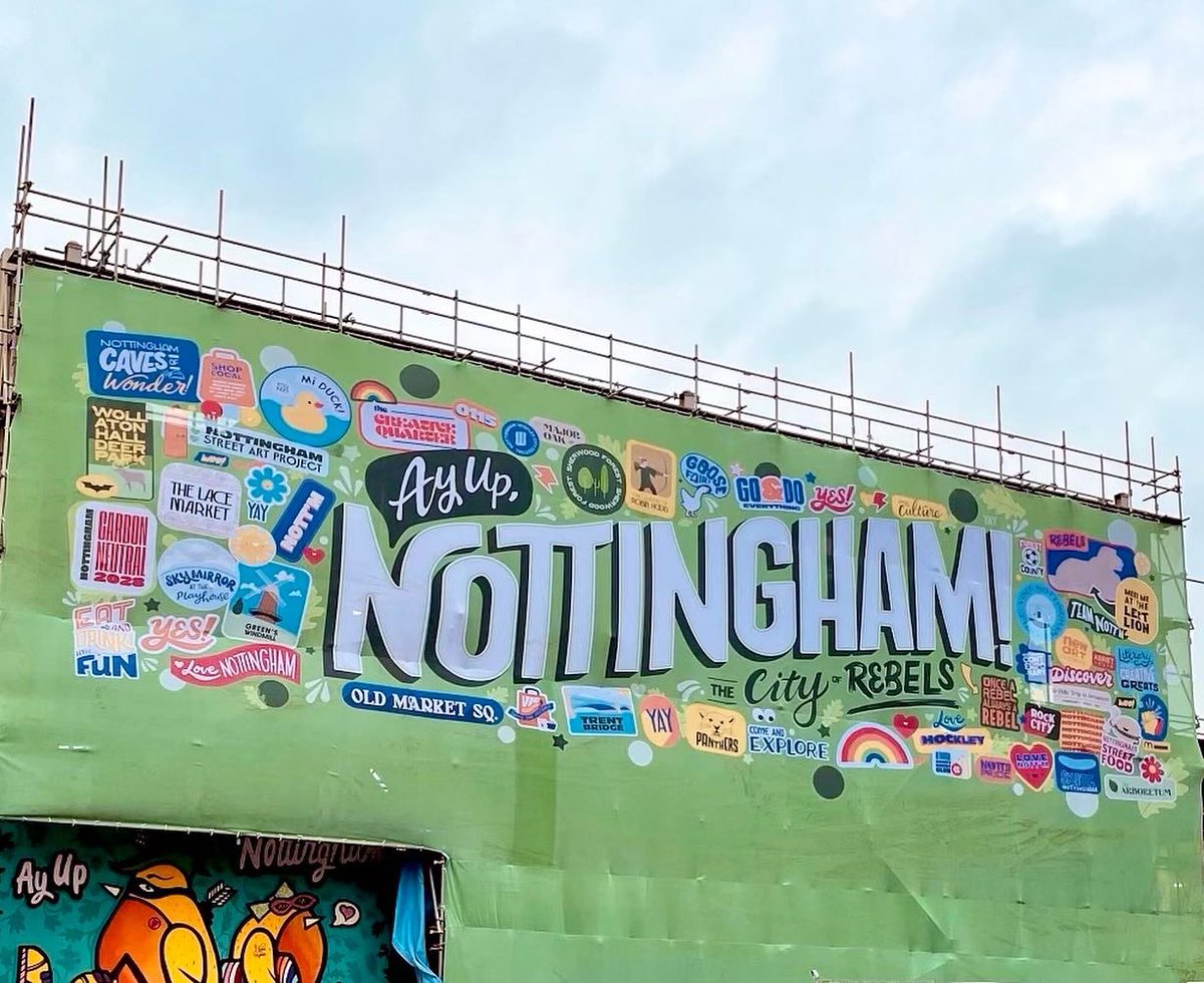 You can now have a mini version of my Nottingham artwork available at @VisitNotts tourism shop in A3/A4 in green + there’s a blue version in A3. 

If you can’t get into the tourism centre shop then you can message me! #shoplocalnottingham #lovenotts #printedgifts #illustration