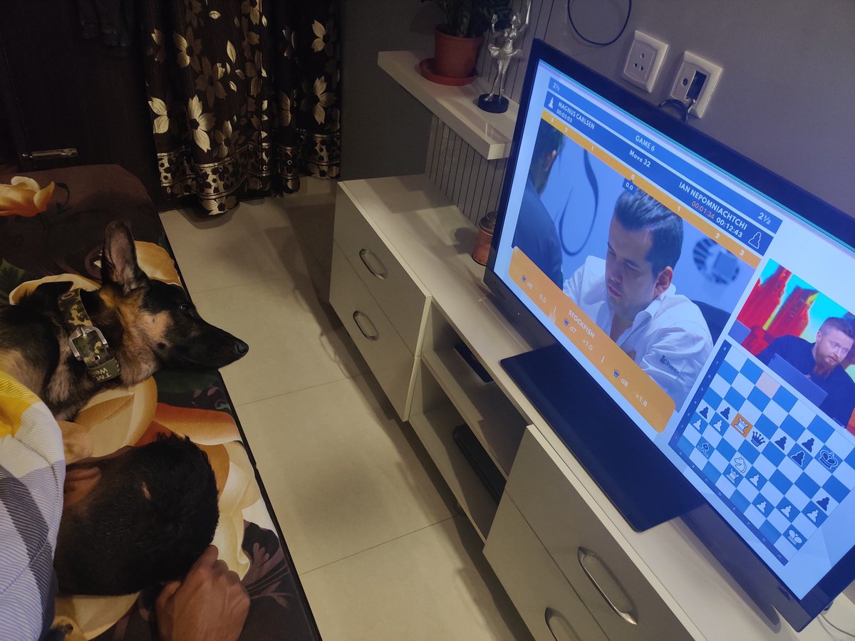 nrishere's tweet photo. #c24live one brother sleeping through chess one watching the game https://t.co/IGqnwQ0k8B