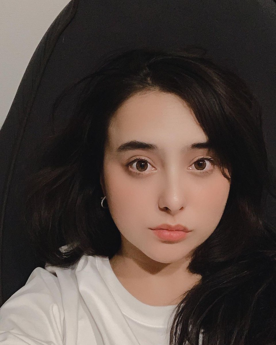 KS90NY's tweet photo. @ 𝐬𝐞𝐚𝐦𝐢𝐧𝐧 update. — #ksgram
Depois de aulas e orientação, tudo que habita em mim é a preguiça pós almoço.
E não custa nada descansar um pouquinho aqui na sala dos professores, não é mesmo? ㅋㅋㅋㅋ https://t.co/u9rljFr4zP