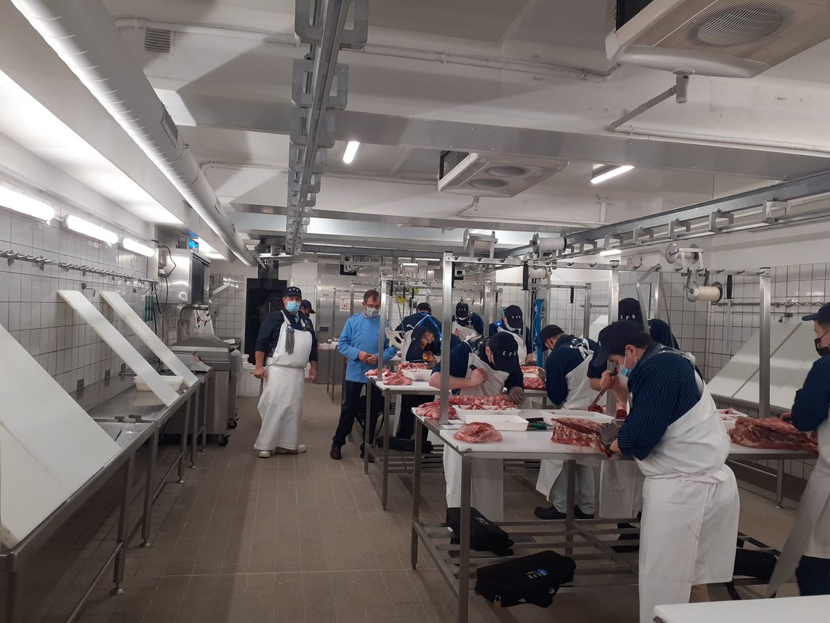 EpbParis's tweet photo. Aujourd'hui, avait lieu notre présélection pour le concours MAF 2022.
10 apprentis ont excellé pour décrocher leur place. 
Nous annoncerons très prochainement les heureux élus qui représenteront l'EPB

Restez connectés! https://t.co/JEampKojxF