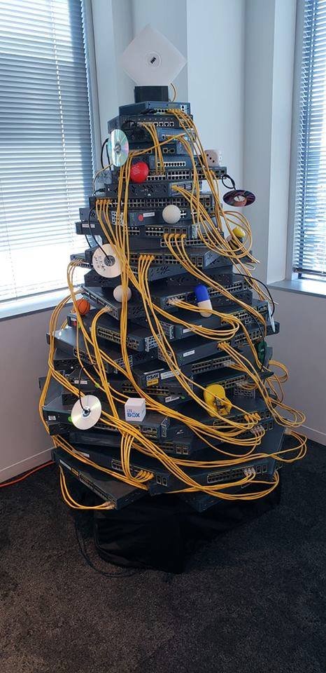 destockable's tweet photo. Voici notre sapin de Noël, et vous, vous avez fait le votre ? 🎄 https://t.co/K2QIyvLVN6