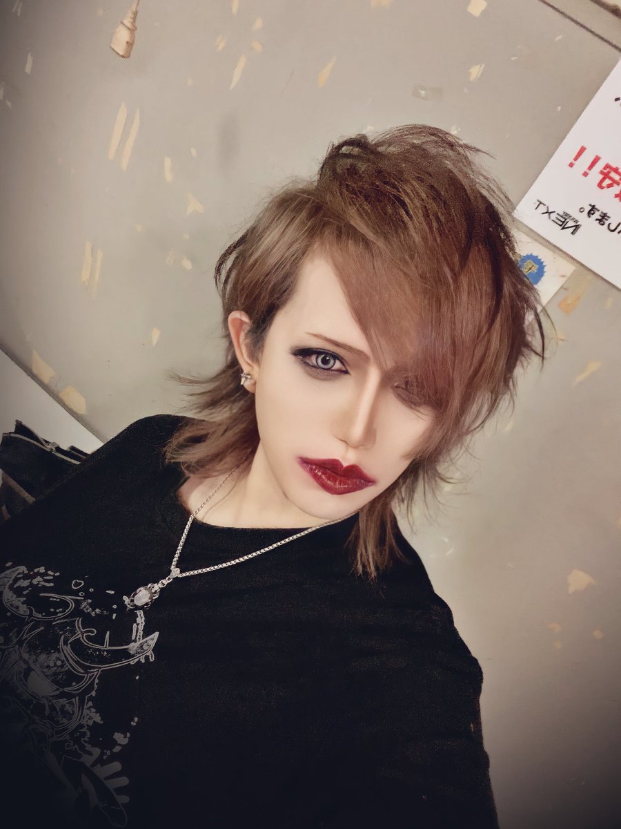 amks_jun's tweet photo. 2ndワンマンの結果は2年前の始動ワンマンに比べて3分の1以下でした

悔しいけど立て直すしかない
根性論とか綺麗事でどうにかなる界隈じゃないからね

それでも足を運んでくれたみんなに感謝しつつ目標を決めて達成できなかったらどうするかも考えて決して惰性ではない活動をしようと思います https://t.co/jxLUKhwqwW
