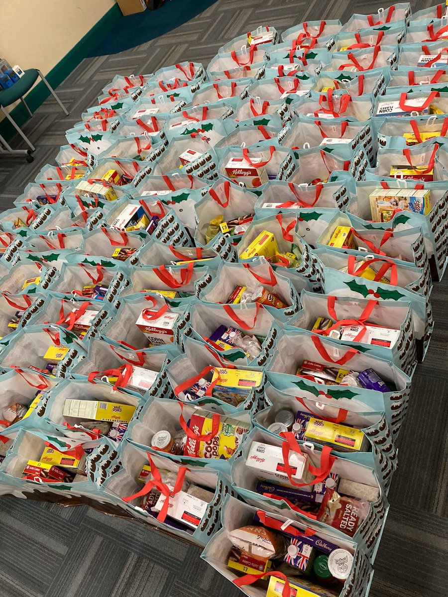 It’s beginning to look a lot like Christmas for our #careleavers Thanks to our council colleagues and all our partnership <a href="/The_SK_Family/">Stockport Family</a> <a href="/StockportHomes/">Stockport Homes</a> <a href="/SimoneGoodnessC/">🔸Simone 🔸</a> <a href="/HelenTo44210187/">Helen Tomlinson</a> <a href="/EleanorHirst4/">Eleanor Hirst</a>