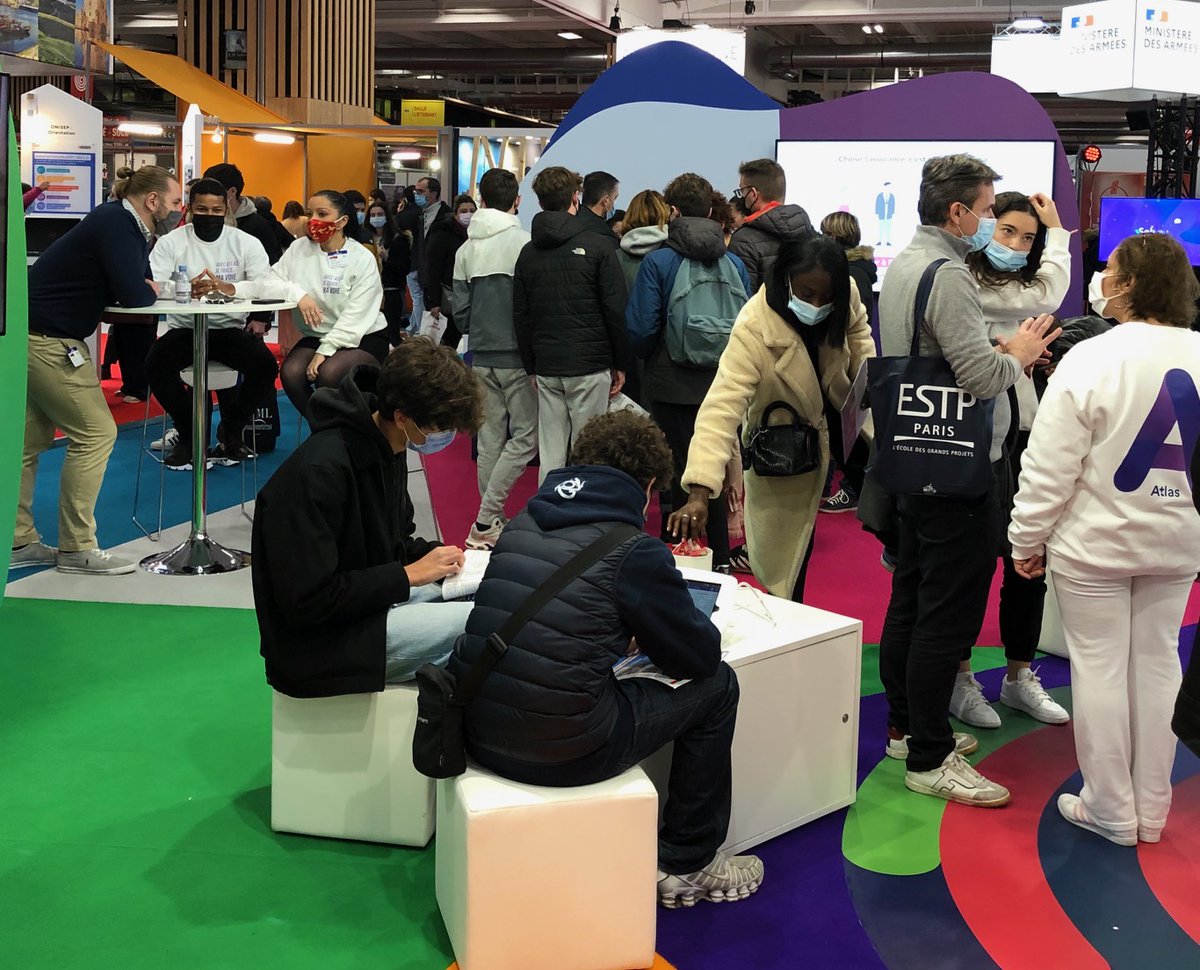 OpcoAtlas's tweet photo. 5⃣3⃣4⃣0⃣ : c'est le nombre de visiteurs reçus sur #StationA durant les 3 jours du salon L'Aventure des métiers @letudiant
🙏 Merci à tous : les jeunes et leur famille, mais aussi nos équipes sur place et, bien sûr, les intervenants de nos branches professionnelles, toujours là ! https://t.co/PcrNOpkNJ7