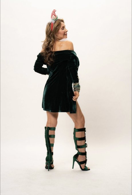 #rt if you want me to turn around #elfontheshelf #elf #elfontheshelf2021 #ELFantasy #onlyfans #freetofollow<a href="/tag/rt"class="tags">#rt</a><a href="/tag/elfontheshelf"class="tags">#elfontheshelf</a><a href="/tag/elf"class="tags"><span>#elf</span></a><a href="/tag/peekaboo"class="tags"><span>#peekaboo</span></a><a href="/tag/of"class="tags"><span>#of</span></a><a href="/tag/fanpage"class="tags"><span>#fanpage</span></a><a href="/tag/naughtiness"class="tags"><span>#naughtiness</span></a><a href="/tag/freestuff"class="tags"><span>#freestuff</span></a>