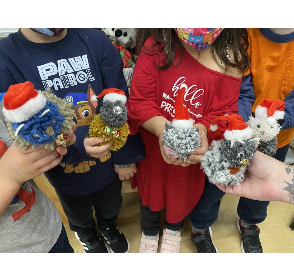 trixi1317's tweet photo. HJ 4’Cs Pre-K had an “ameowzing” week 🐈! Catmas was a success. Our kiddos practiced taking care of their very own kitty and learning about kindness and empathy all through play 👏🏻@alihalbert @SchoolJanzen @RegPublicSchool #catmas #prek https://t.co/2yhjOxYxJV