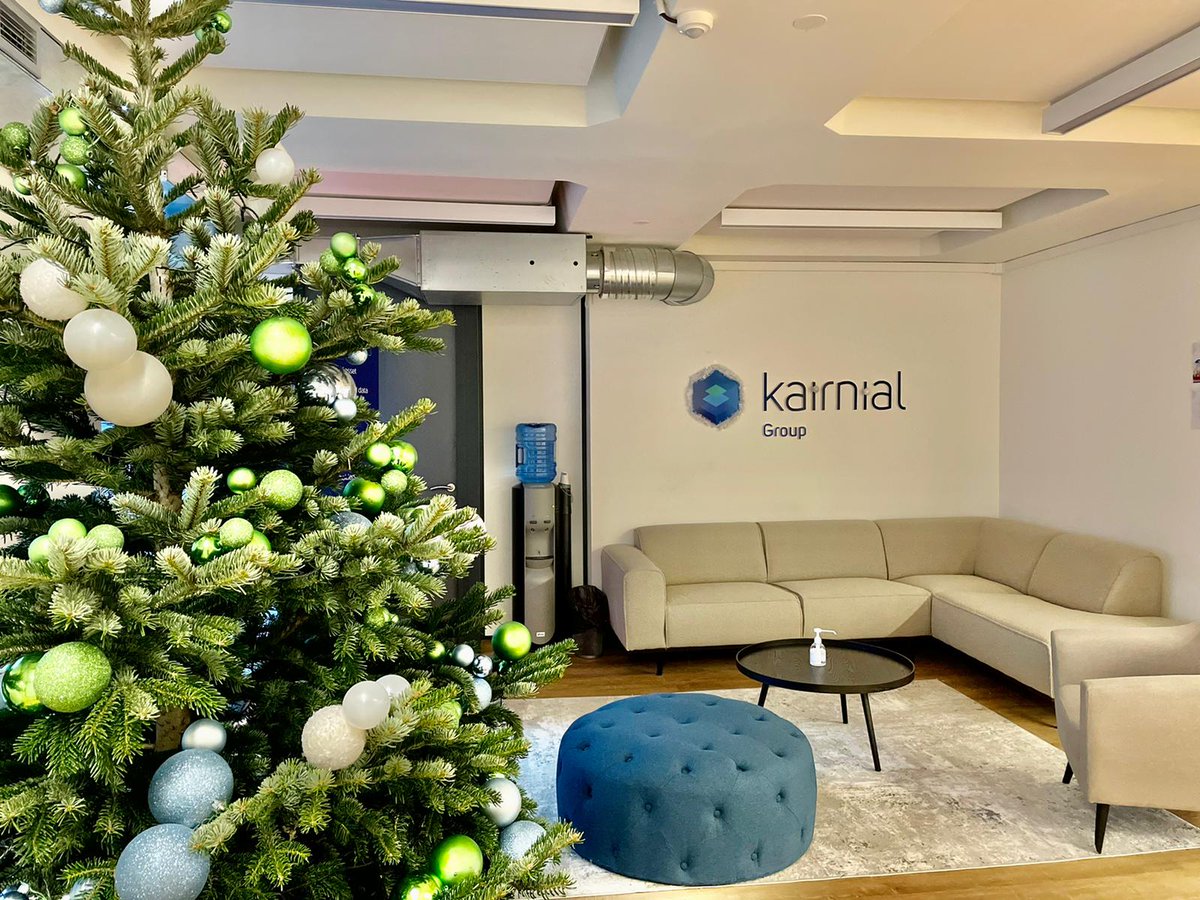 kairnial's tweet photo. 🎄Noël s’installe dans les bureaux de Kairnial Group !✨
Sapins scintillants, décorations de nos espaces détente, mise en place du Secret Santa et d’autres jeux concours surprises…
#teamspirit #happyatwork #happyculture #kairnial #office https://t.co/t5gF3Wc1yA
