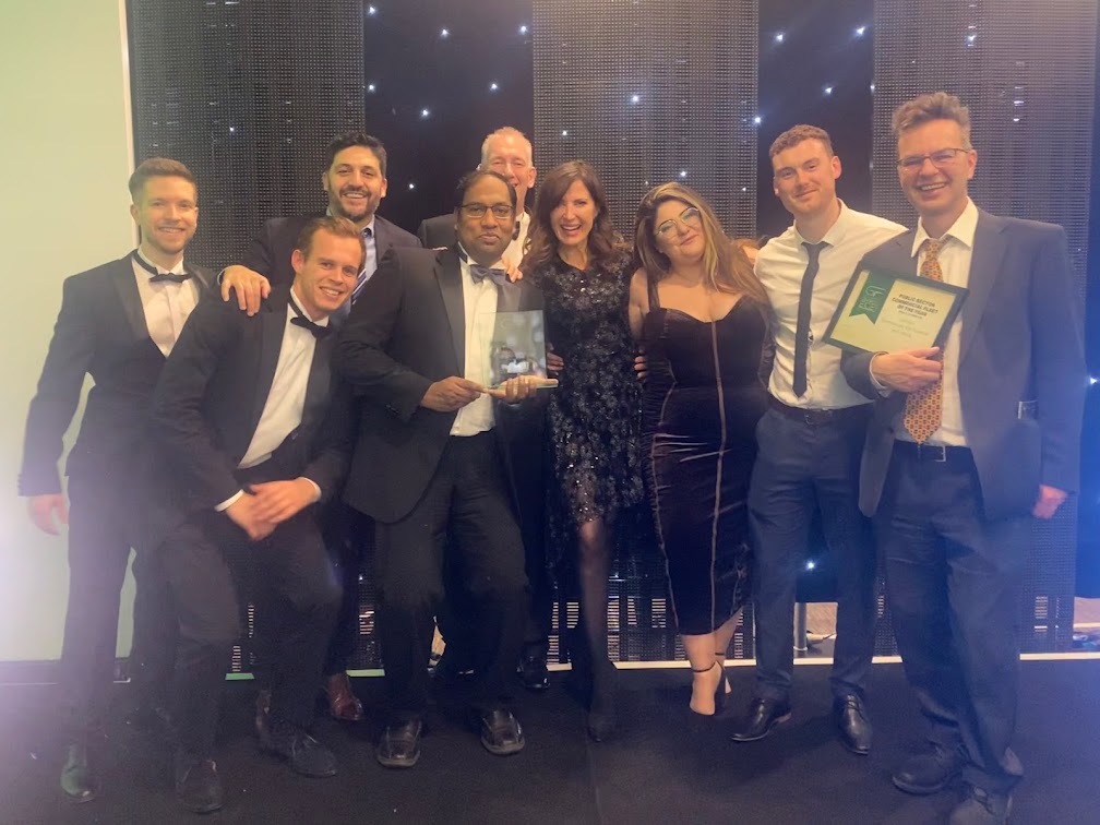 VeoliaUK's tweet photo. Congratulations to our Westminster team and @citywestminster who won the Public Sector Commercial Fleet of the Year S-M at the @GreenFleetNews Awards. Street cleansing services in the West End are now fully electric for the first time: https://t.co/B8EfB7s2xl #greenerandcleaner https://t.co/tYV7E6EWTi