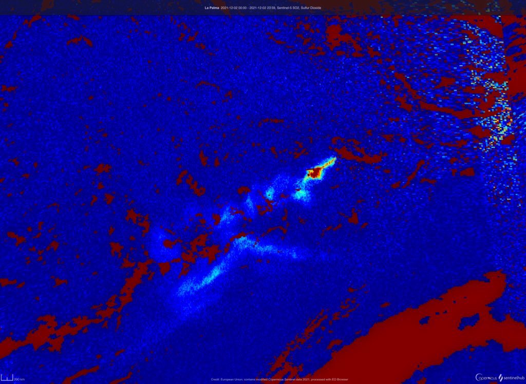 🌋👀 #CumbreViejaVolcano #LaPalma #VolcanoLaPalma #eruption

The violent activity of the eruption from Cumbre Vieja produces a corresponding plume of SO2 Sulfur Dioxide.

Seen from space 🛰#Sentinel5 2021.12.02

Footage: @sentinel_hub @CopernicusEU