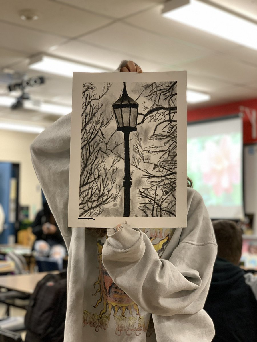 MrJeans's tweet photo. Another amazing week in #studio122. Despite the insanity of this school year, the students are creating truly great work! #workingthroughit #charcoal https://t.co/YndEZDRJ8Q