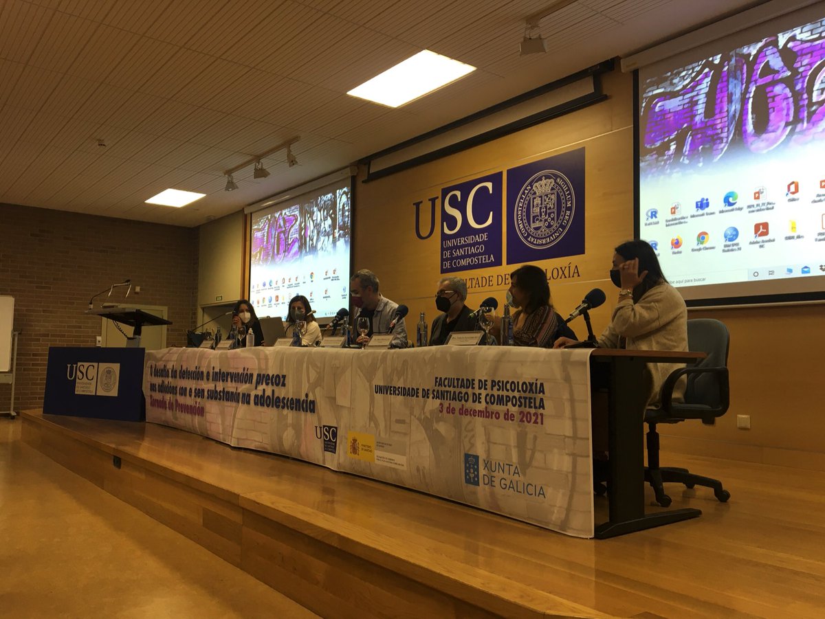 PsicomEquipo's tweet photo. Empeza a mesa de debate “Prevención das adiccións na adolescencia: un traballo en equipo” moderada polo xornalista Manuel Vicente. @UniversidadeUSC #adiccions #prevencion #SBIRT https://t.co/ScBlrV5j7Q
