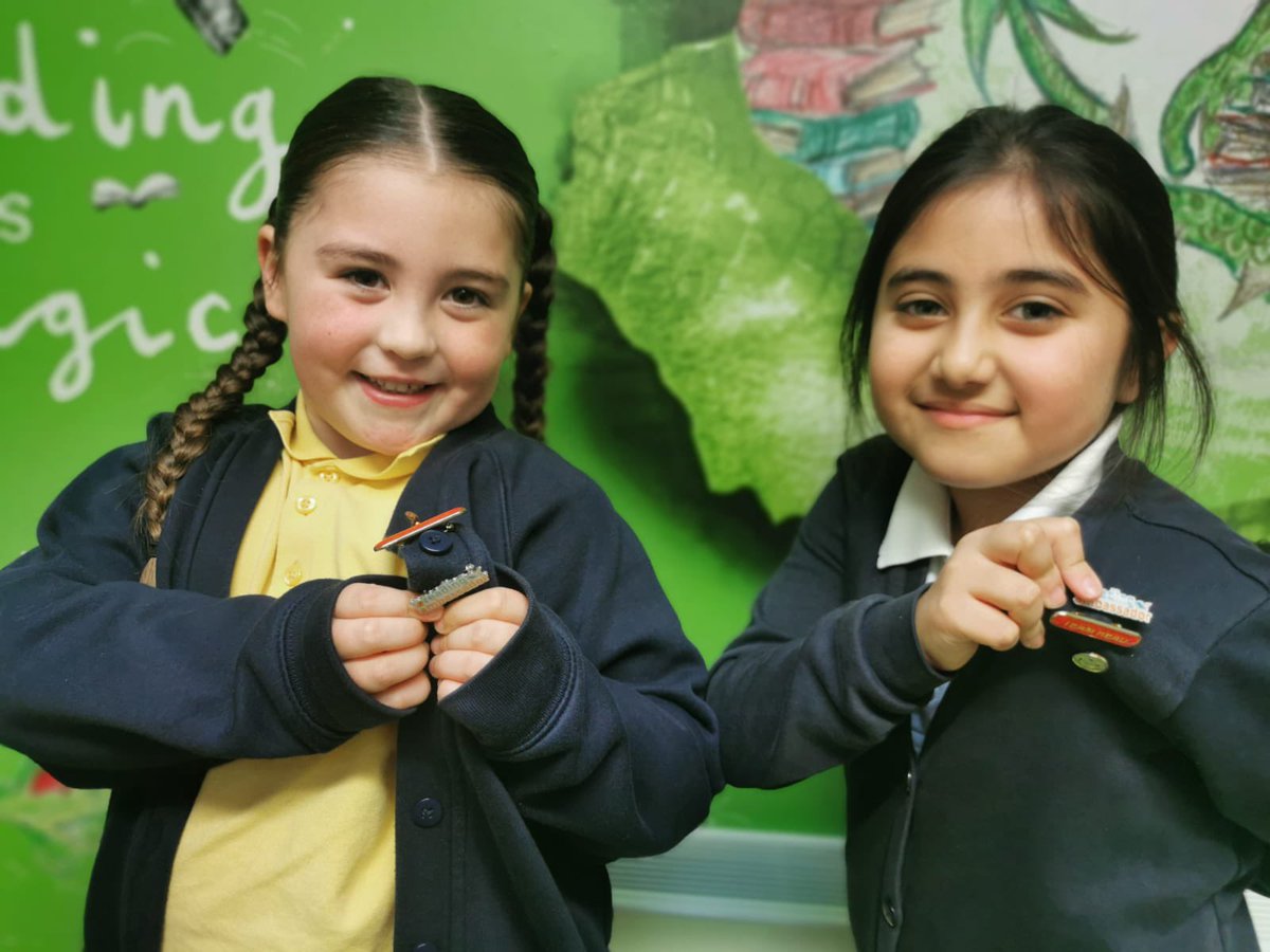 SaviourPrimary's tweet image. Our new librarians - who declared ‘This the best job ever!’ And we couldn’t agree more #lifechanginglibraries #readingismagic @Booktrust @UKLaureate @allicatski @EmilyDrabs @MancLibraries