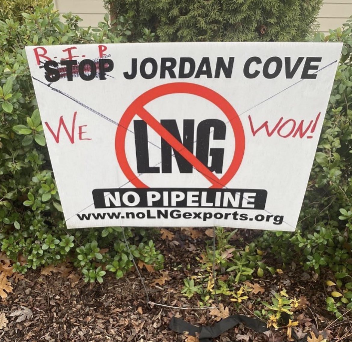 NO LNG EXPORTS tweet media