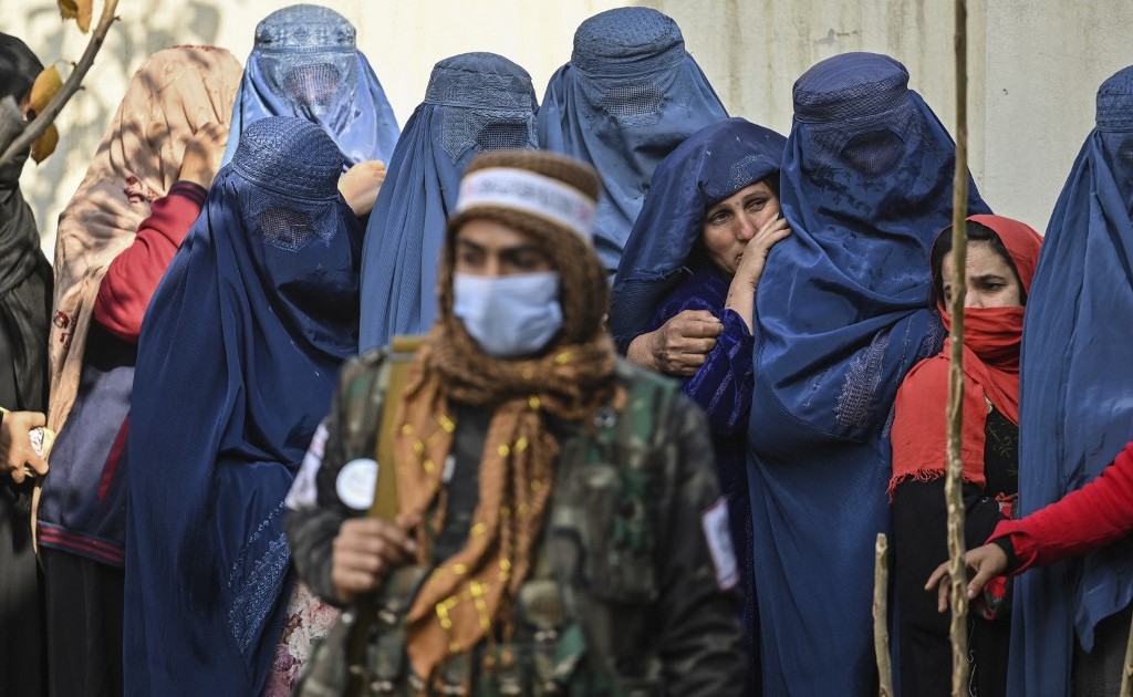 AJEnglish's tweet photo. Taliban bans forced marriage of women in Afghanistan https://t.co/wfcJJ6JlNx https://t.co/ENcklLrIq2